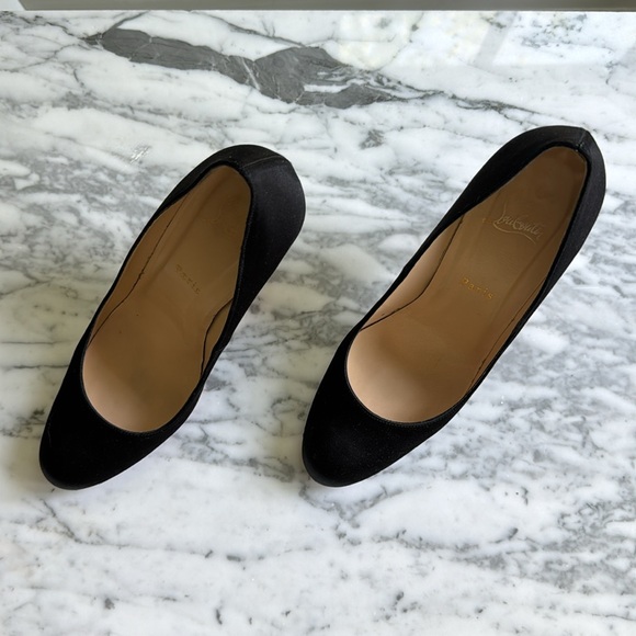 Christian Louboutin Satin Pumps size 39 - Picture 2 of 9